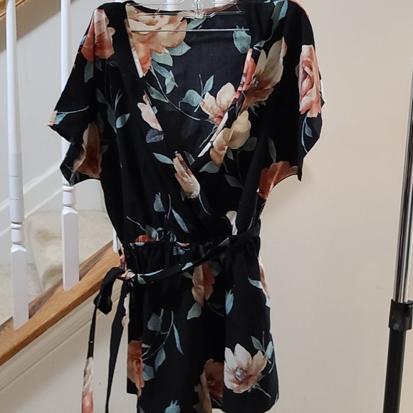 ROMPER - Picture 2 of 3